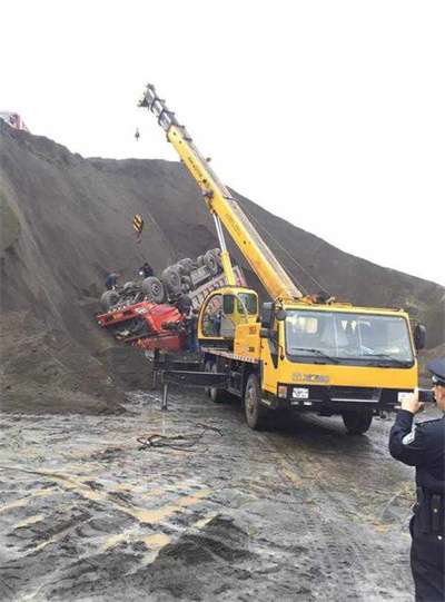 平山区上犹道路救援